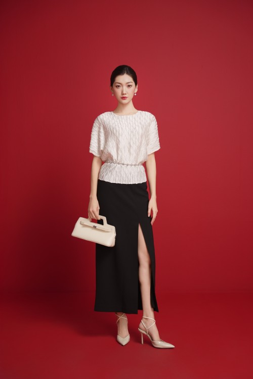 Sixdo Off White Batwing Sleeves Silk Blouse